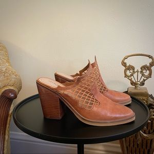 kelsi dagger mule booties
